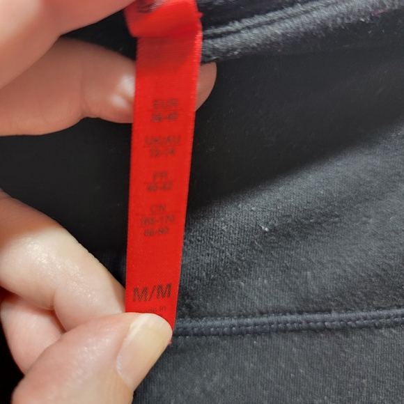 Spanx Shaping Women's Black Poly/Spandex Knit Leggings Pants Zip Pocket Size Med - Picture 5 of 9